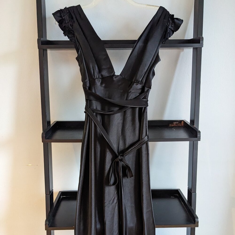 Vera Wang plunge cocktail dress, 12